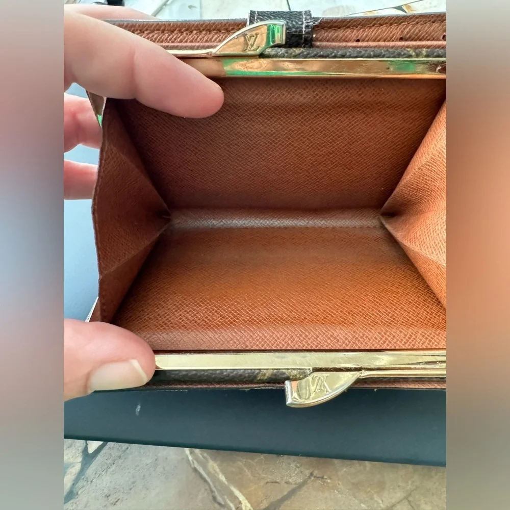 Louis Vuitton Viennois Bifold Kisslock Wallet - Very Good Condition - Picture 3 of 8